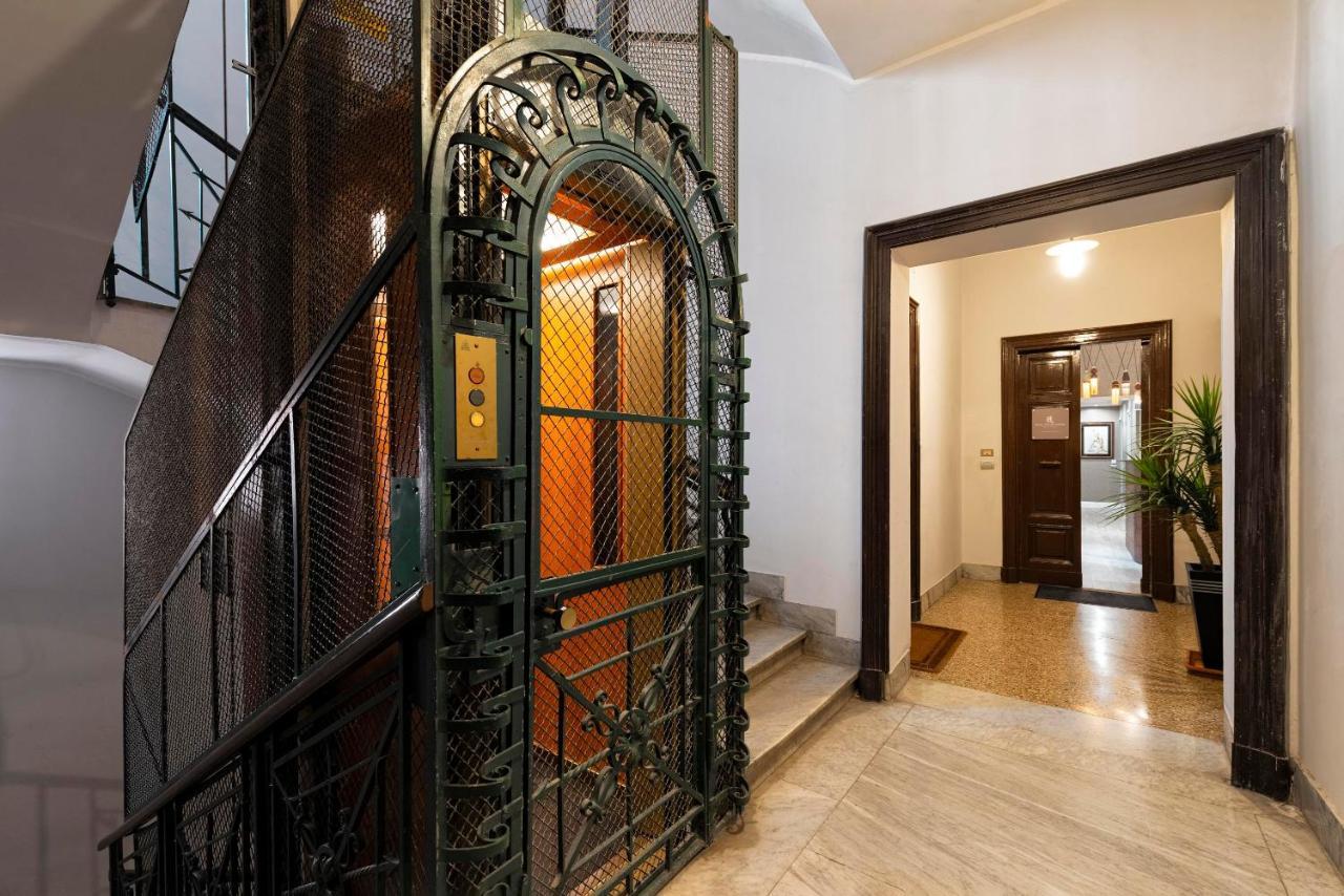 Royal Rooms Corso Rome Luaran gambar
